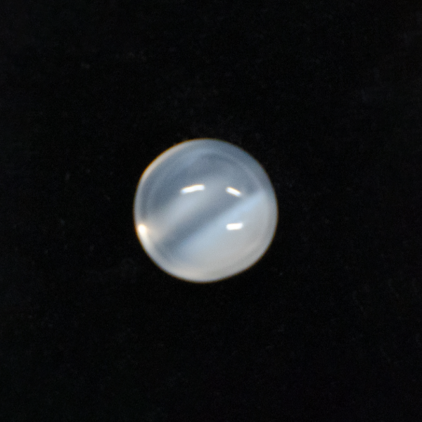 【天然ムーンストーンルース 9×5mm／カボションカット】月光のようにやさしく揺らめく、幻想的な輝き